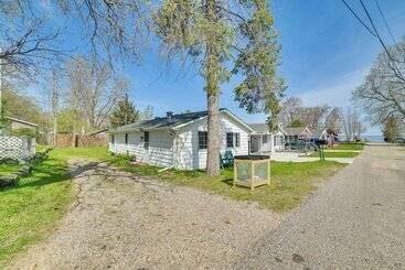 Houghton Lake Cottage   Central Location!