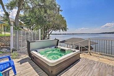 コテージ Lavish Lake House, Near Vineyards + Marinas!