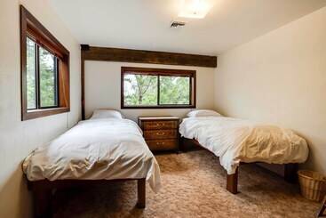 コテージ Peaceful Applegate River Valley Sanctuary!