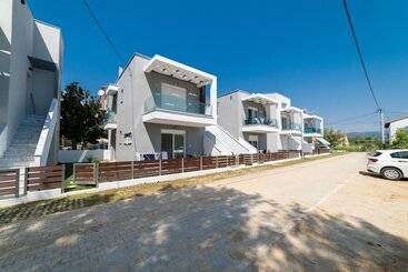 Pensione Kleoniki & Irida Residential Complexes