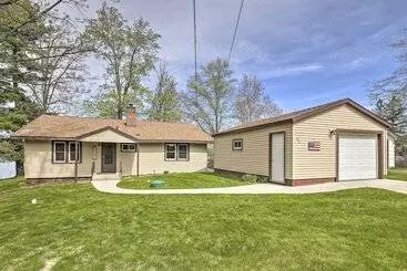 コテージ Big Fish Bay Hideaway    Rice Lake Home W/ Dock!