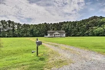 Mökkimajoitus Pet Friendly Woodsy Gem: 1/4 Mi To Chesapeake Bay