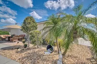 コテージ ~ 1 Mi To Golf: Home W/ Patio In The Villages!