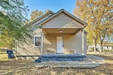 コテージ 2 Mi To Historic Sites: Cozy Fort Smith Home!