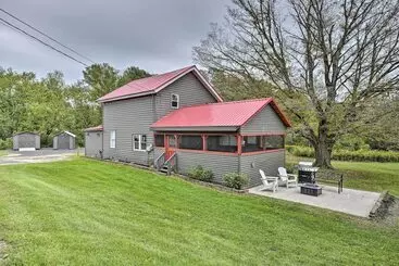 コテージ Altmar Family Home W/ Rivers & Trails Nearby!