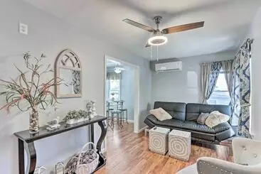 Cozy Warsaw Cottage: Walk To Drake Harbor!