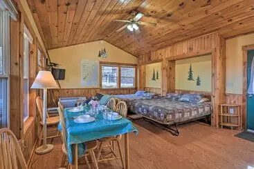 Mökkimajoitus Gone Hiking  Bryson City Cabin W/ Hot Tub & Grill