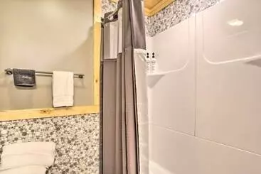 Mökkimajoitus Red River Gorge Cabin W/ Private Hot Tub!