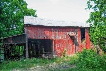 Casa Rural Sugar Grove Escape W/ Hot Tub & Remote Workspace!