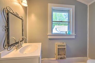 بيت ريفى Spacious Lanett Haven W/ Sunroom + Large Deck