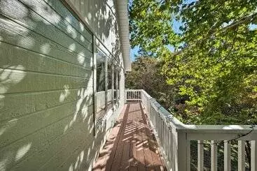 Mökkimajoitus Beautiful Ozark Oasis W/ Deck: Walk To Beaver Lake