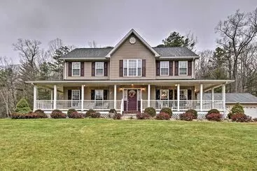 コテージ Circleville Home W/ 5 Private Acres & Mtn Views!