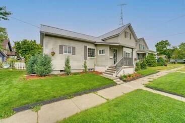 Manistee Cottage Near Beach & Dtwn