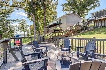 Сельский дом Dock + Kayaks: Lakefront Retreat In Sunrise Beach