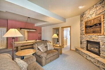 بيت ريفى Rustic Livingston Home W/ Deck + Mtn Views!