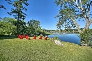 コテージ Spacious Wells Oasis W/ Decks On Little Lake!