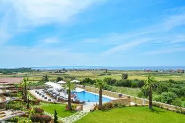 Aparthotel Akrolithos Luxury Suites