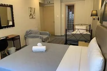 Achillion Hotel Piraeus