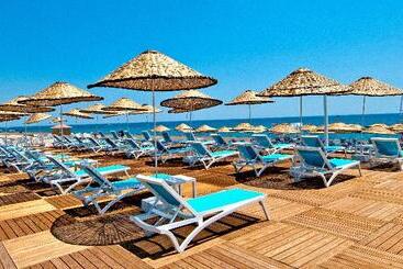 هتل Holiday Inn Antalya   Lara, An Ihg