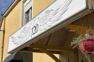 Hotel Le 120