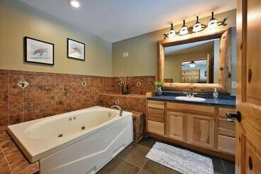 بيت ريفى Lost Dutchman