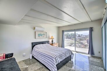 コテージ Eccentric Desert Hot Springs Home W/ Patio, Views