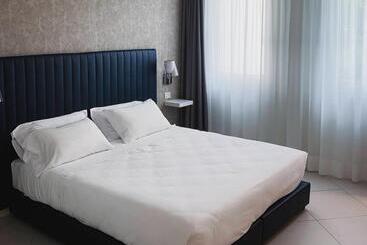 客栈  Palma Mysuite Lago Di Garda