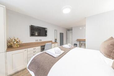 Hotel Chequers Lodge  Dalton In  Furness  Self Check In