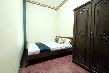 בית מלון כפרי Spot On 92068 Pudja Kesuma Homestay Syariah Yogyakarta