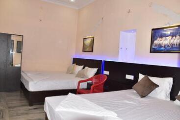 Hôtel Grg H R Guest House Varanasi Near Dashashwamedh Ghat