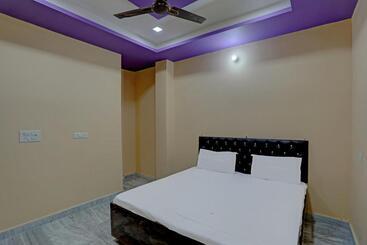 Oyo Hotel The Perison