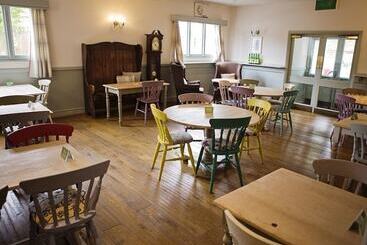 여관 The Milford Arms