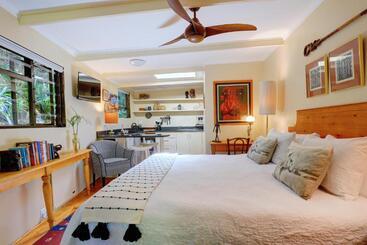 펜션 Moontide Riverside Lodge