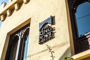 هتل آپارتمان The King Post