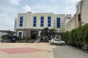 ホテル Jalandhar Corporate Suites  Banquet Hall