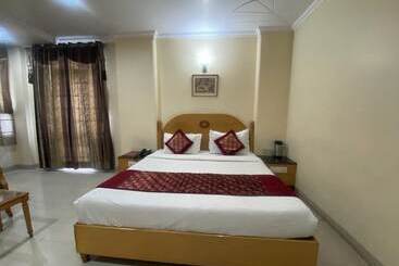 Отель Jalandhar Corporate Suites  Banquet Hall