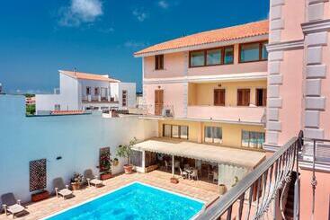 Appart'hotel Isa Residence With Swimming Pool In Santa Teresa Di Gallura