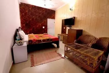 Hotel Shivoham Palace Tapovan