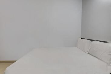 هتل Oyo P R Place