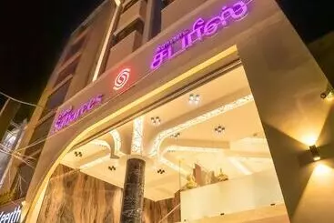 Hotel Grand Sabarees