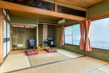 Osaka Ryokan 茶屋宿伊勢屋