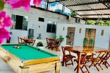 Hostel Meio Do Mundo