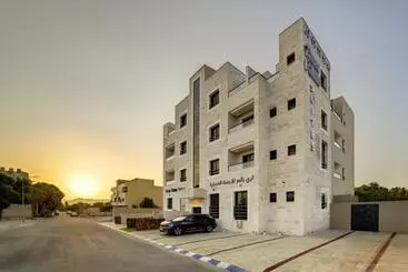 هتل Three Palms Suites