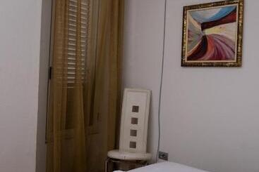 פנסיון Albjona Guesthouse