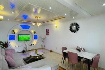 פנסיון Deluxe Mansion