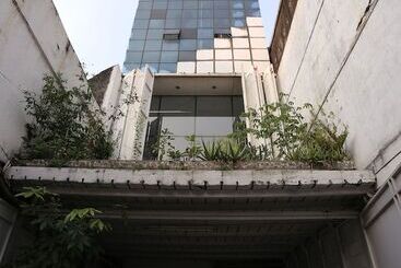 Collection O 92739 Hotel Pintu Besar Near Pancoran Chinatown Point