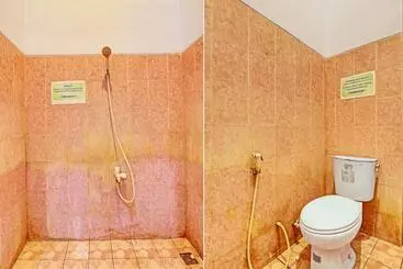 Hotel Oyo 92759 Penginapan Piji Kembar