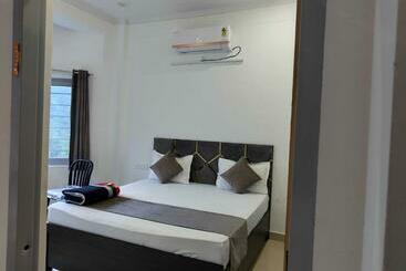 Отель Oyo Komfy Stayz