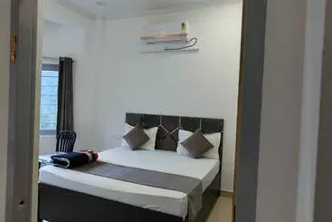 Hotel Oyo Komfy Stayz