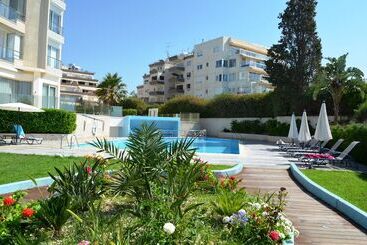 Aparthotel Ermitage On The Beach